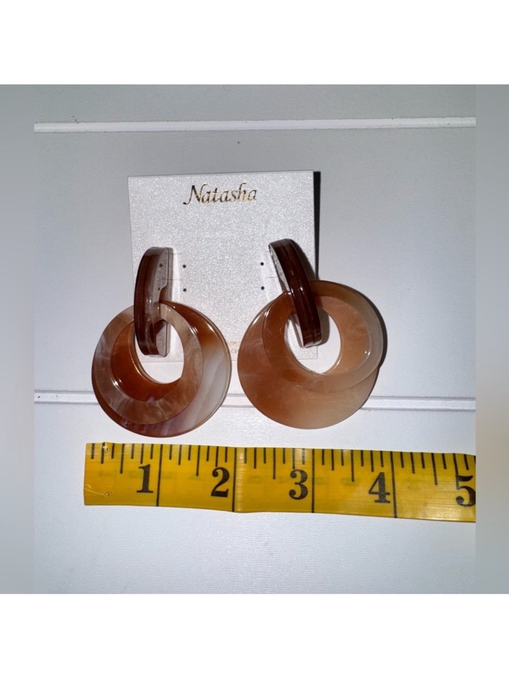 NWT! Natasha Couture Marbled Tan and Brown Hoop Drop Earrings